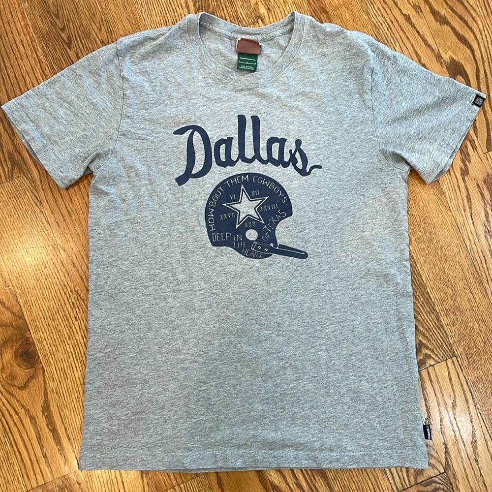 Men’s Dallas Cowboys Nike Shirt. Size Large. Excellent Condition. Light Gray.